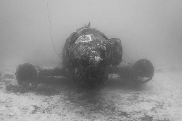 "Nghĩa địa" máy bay khổng lồ từ Thế Chiến II dưới đáy đại dương 10