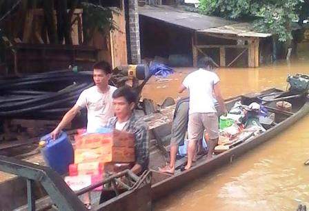 Thanh Hóa: Nhà dân chìm trong nước lũ 5