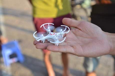 Thú chơi "Drone ruồi" xâm nhập giới trẻ Hà Thành 2