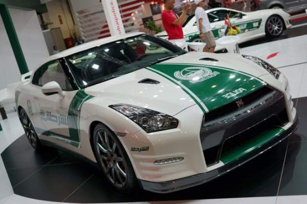 10 siêu xe đáng thèm muốn của cảnh sát Dubai năm 2015 2
