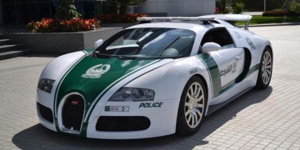 10 siêu xe đáng thèm muốn của cảnh sát Dubai năm 2015 11