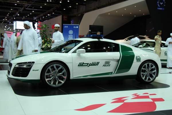 10 siêu xe đáng thèm muốn của cảnh sát Dubai năm 2015 4