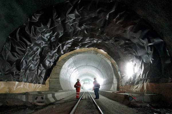 Đường hầm dài nhất thế giới chính thức hoàn thành tại Thụy Sỹ 2