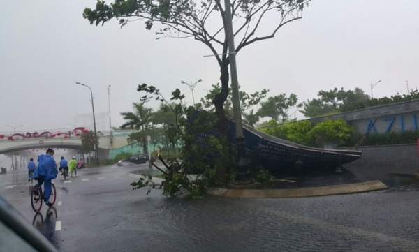 Hình ảnh Đà Nẵng "liêu xiêu" trước cơn bão số 3 2