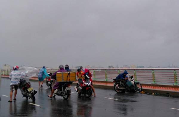 Hình ảnh Đà Nẵng "liêu xiêu" trước cơn bão số 3 12