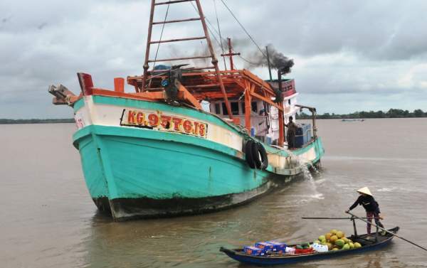 Một tàu bị khống chế đưa về vùng biển Thái Lan, ngư dân bị đánh, cướp 2