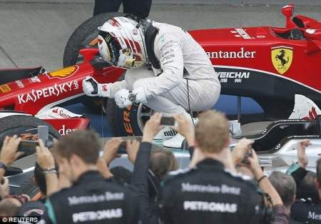 F1 2015 chặng Nhật Bản: Chiến thắng nhẹ nhàng của Hamilton 6
