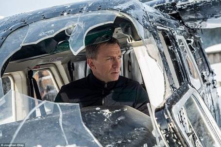 Vì sao Điệp viên 007 “ngốn hết” 6.900 tỉ đồng trong nhiệm vụ mới? 3