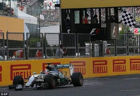 F1 2015 chặng Nhật Bản: Chiến thắng nhẹ nhàng của Hamilton 5