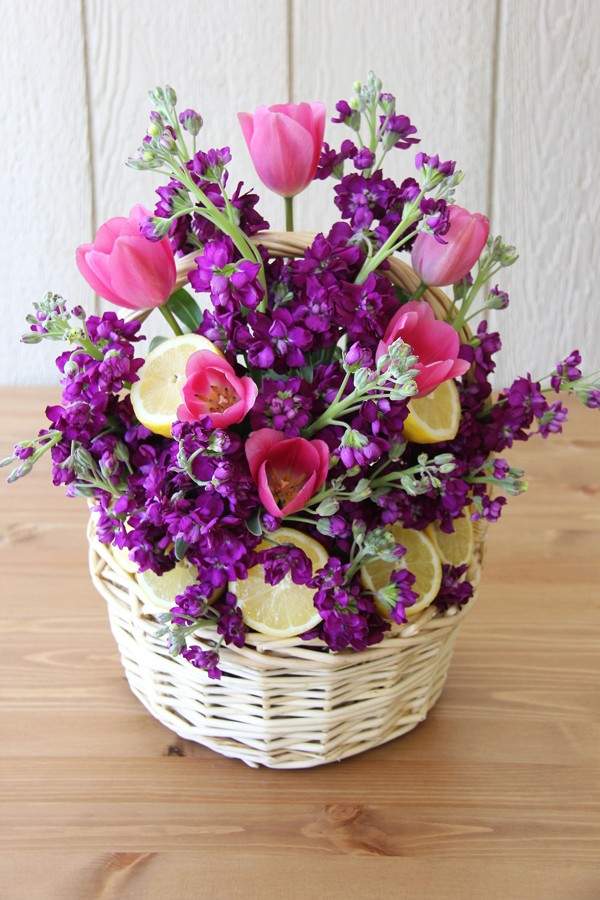 Cách cắm giỏ hoa để bàn màu tím cho cuối tuần lãng mạn 4