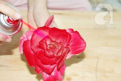 Gom góp vỏ bắp ngô học cách làm hoa giả xinh xắn 12