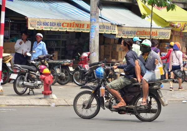 “Siêu xe nhiều không” tung hoành khắp đường phố Sài Gòn 9