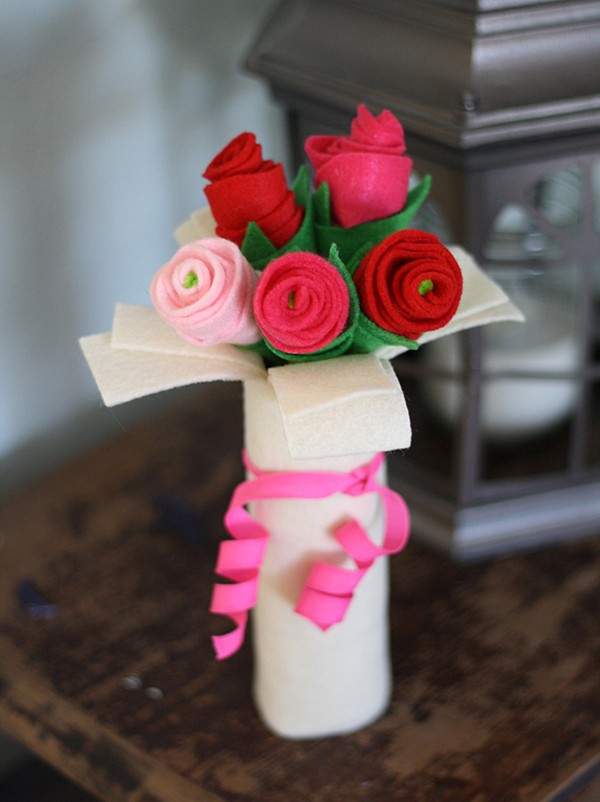 Làm hoa hồng ngọt ngào từ vải dạ trang trí nhà cuối tuần 9