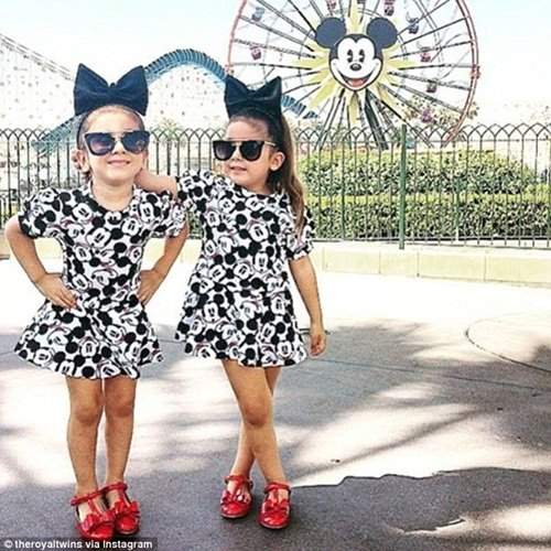Cặp chị em song sinh 4 tuổi sành điệu nhất Instagram 13