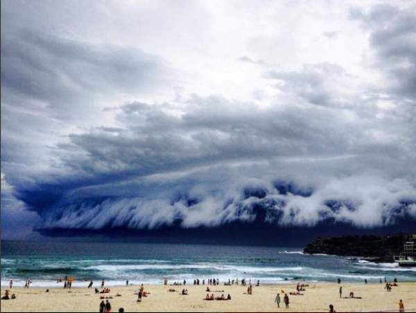 Kỳ thú cảnh tượng mây sóng thần càn quét Sydney 4