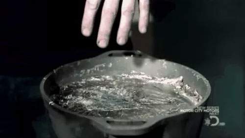 Liệu chúng ta có thể nhúng tay vào chảo dầu sôi mà không bị bỏng? 6