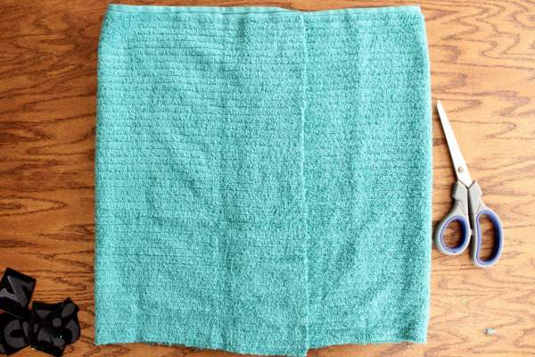Tự làm gối ôm dập chữ từ khăn mặt cực dễ 2