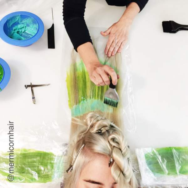 Nhuộm tóc hightlight siêu đẹp với phương pháp "sơn nước" 15
