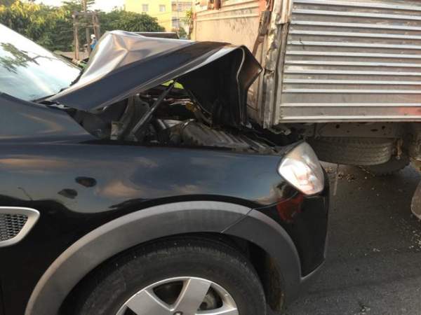 TP.HCM: 14 ô tô nát đầu, bẹp đuôi trên xa lộ Hà Nội trong 2 ngày 3