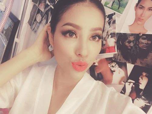 Phạm Hương trang điểm đậm hơn khi thi Hoa hậu Hoàn vũ 2015 9