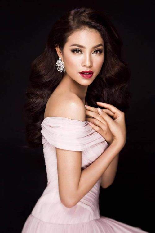 Phạm Hương trang điểm đậm hơn khi thi Hoa hậu Hoàn vũ 2015 45