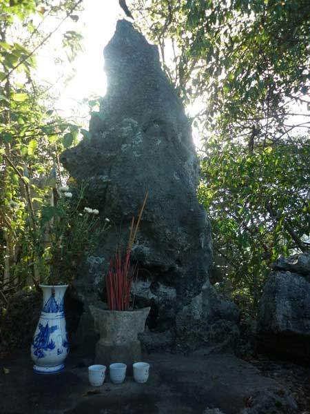 Bí ẩn những hòn đá có khả năng kỳ diệu ở Việt Nam 3