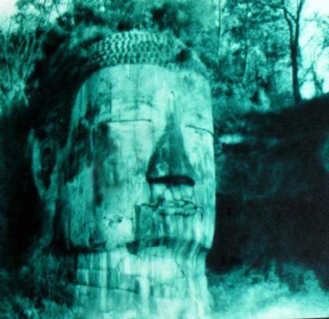 Bí ẩn bức tượng Phật 4 lần rơi lệ ở Trung Quốc 3