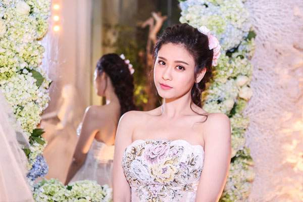 Tiết lộ thói quen make-up của Chi Pu, Angela Phương Trinh 33