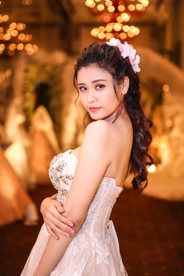 Tiết lộ thói quen make-up của Chi Pu, Angela Phương Trinh 30