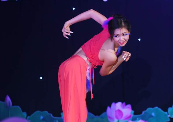 Hoa khôi Học viện An ninh duyên dáng trong vũ điệu "hút hồn" 5