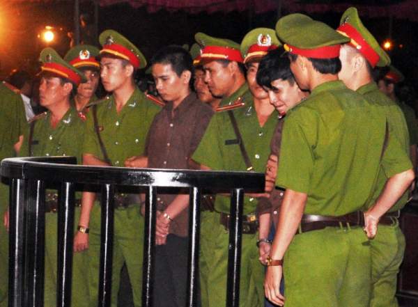 Thảm án ở Bình Phước: Sát thủ đứng không vững khi nhận án tử 19
