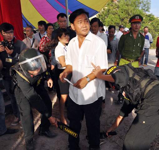 Thảm án ở Bình Phước: Sát thủ đứng không vững khi nhận án tử 7