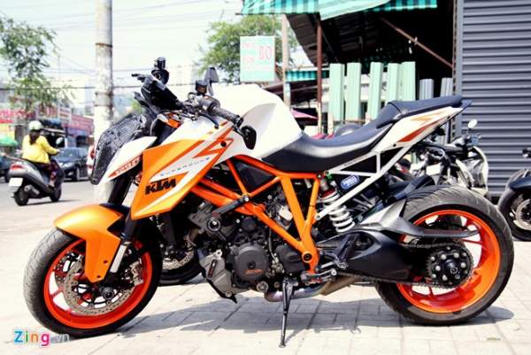 Kawasaki Ninja H2 cùng dàn siêu môtô hội tụ ở Sài Gòn 10