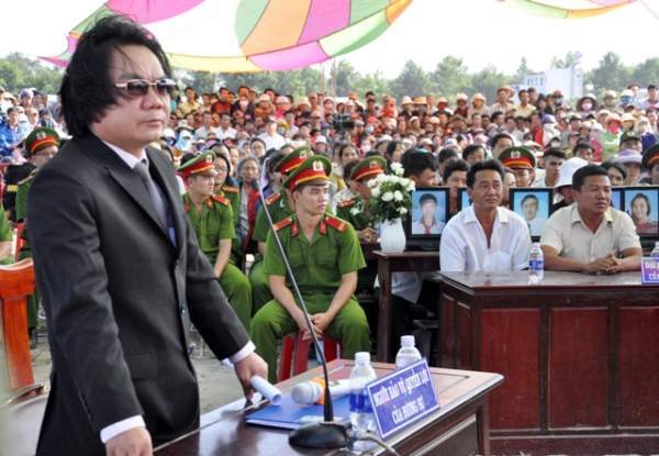 Thảm án ở Bình Phước: Sát thủ đứng không vững khi nhận án tử 13