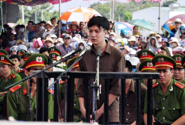 Thảm án ở Bình Phước: Sát thủ đứng không vững khi nhận án tử 14