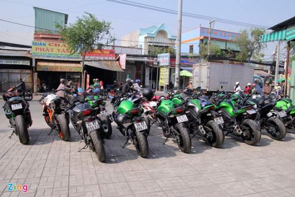 Kawasaki Ninja H2 cùng dàn siêu môtô hội tụ ở Sài Gòn 2
