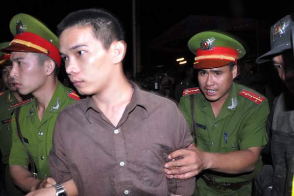 Thảm án ở Bình Phước: Sát thủ đứng không vững khi nhận án tử 22