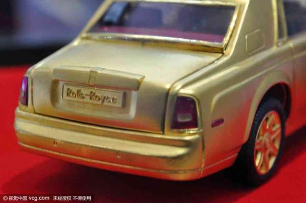 Soi mô hình Rolls-Royce – Phantom siêu tí hon 5