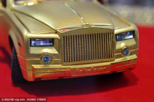 Soi mô hình Rolls-Royce – Phantom siêu tí hon 4