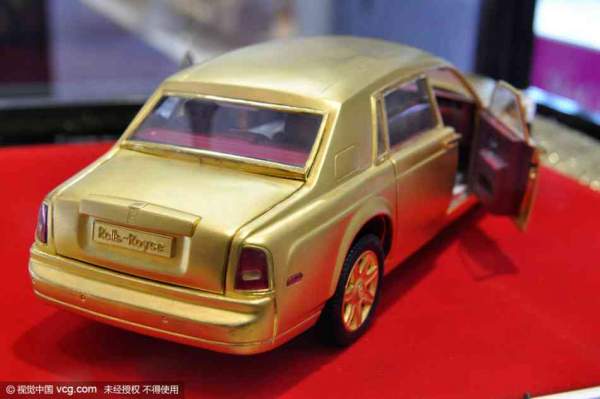 Soi mô hình Rolls-Royce – Phantom siêu tí hon 3