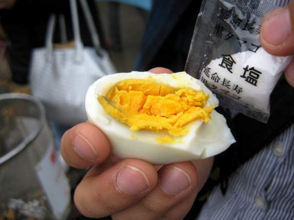 Đặc sản trứng đen kỳ lạ ở Nhật Bản 5