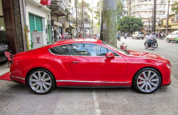 Siêu xe Bentley Continental GT V8 tiết kiệm xăng ở TP HCM 2