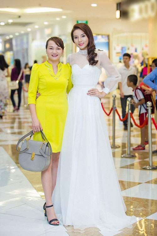Điểm danh những bà mẹ trẻ đẹp nhất showbiz của sao Việt 30