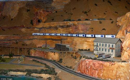 "Choáng" với mô hình đường ray tàu hỏa lớn nhất thế giới 6