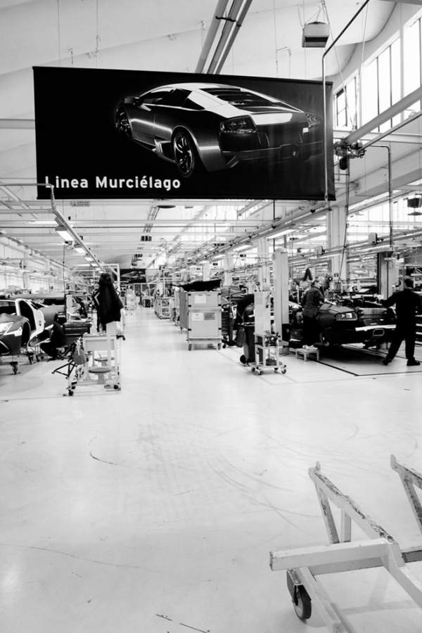 Bên trong nhà máy sản xuất siêu xe Lamborghini 15