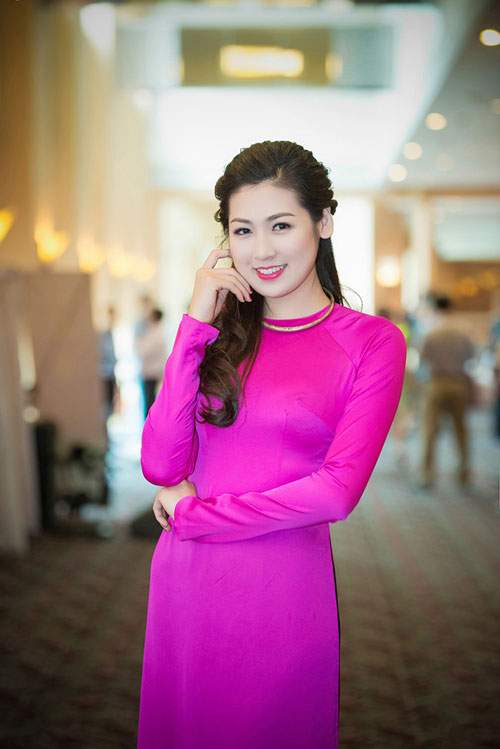6 kiểu tóc kết hợp áo dài đẹp nhất của sao Việt 30