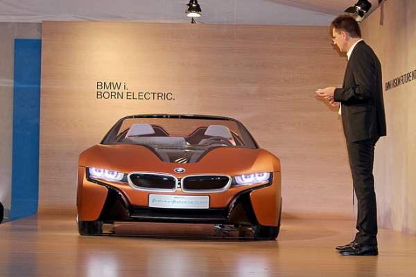 Ý tưởng BMW i8 Spyder tự điều khiển ra mắt ở CES 2016 3