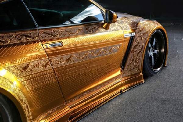 Nissan GT-R dát vàng 2