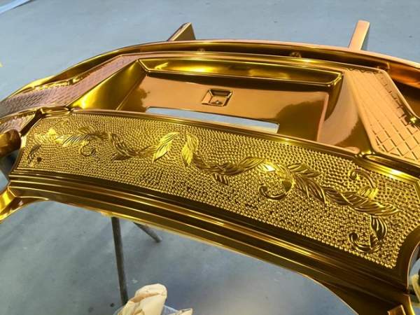 Nissan GT-R dát vàng 5