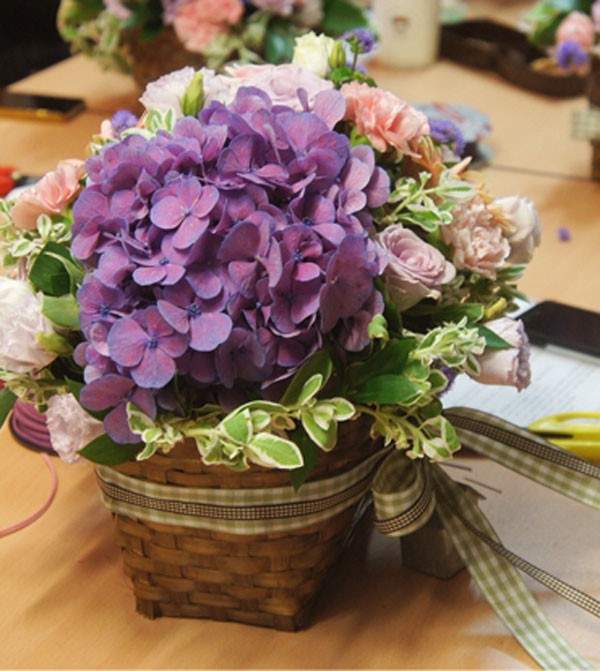 Quá đơn giản để học cách cắm lẵng hoa siêu đẹp tặng thầy cô 11